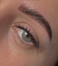 коррекция и окрашивание бровей