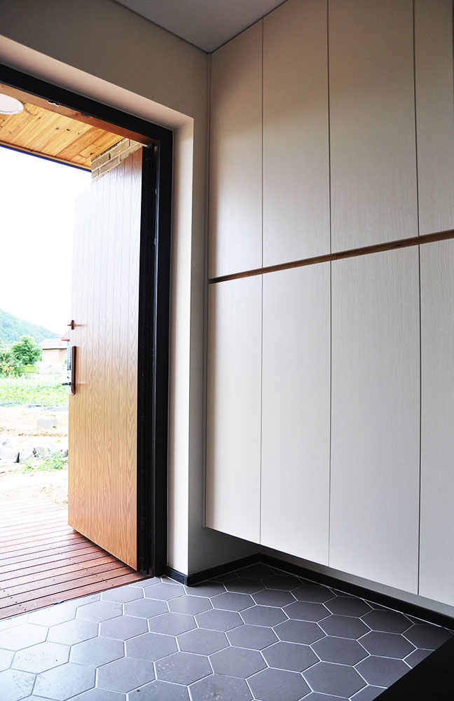 Шкаф с тумбой в прихожую на заказ