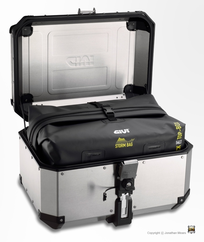 Givi outback top box online