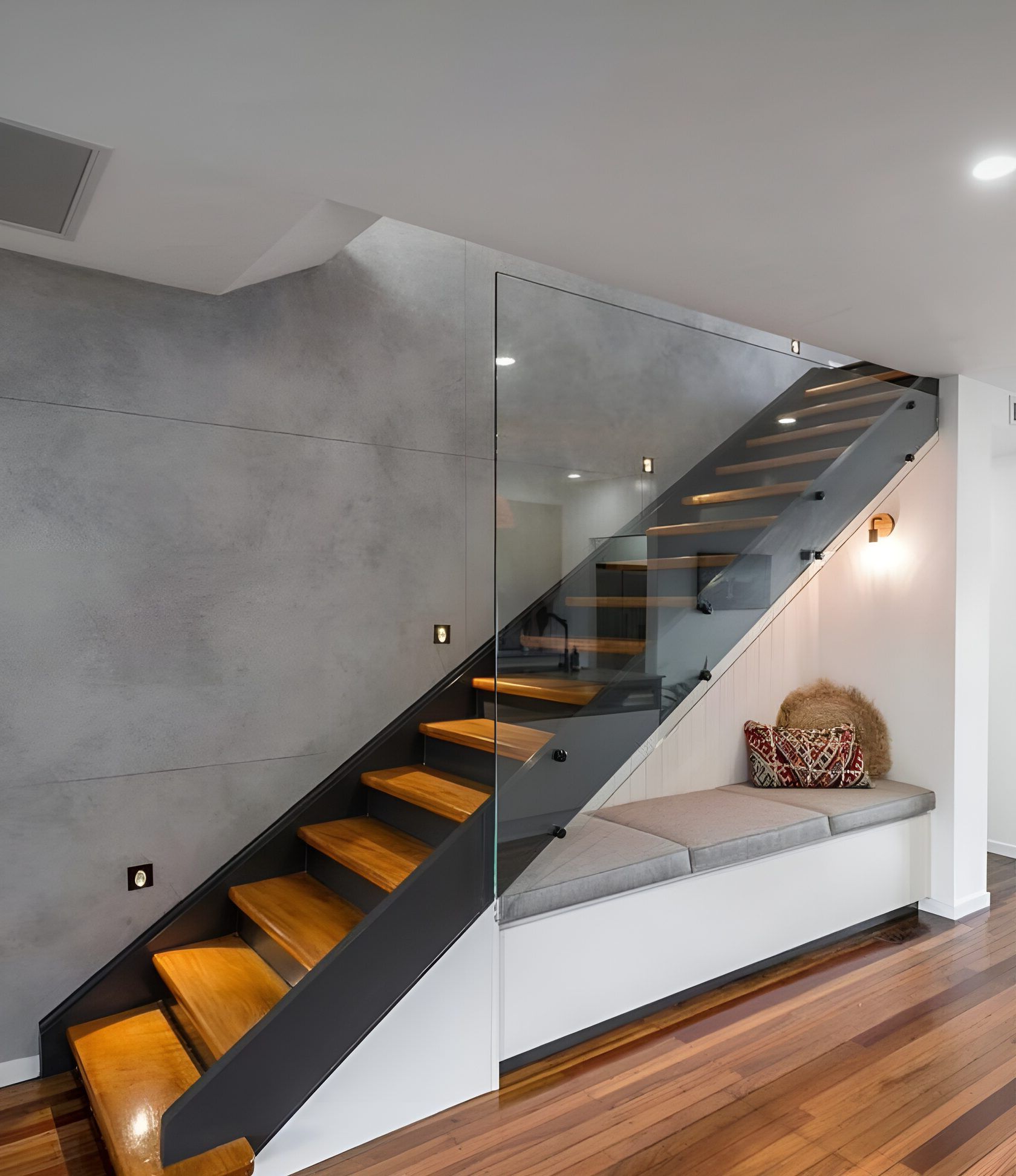 лестница из дерева на заказ в Сочи