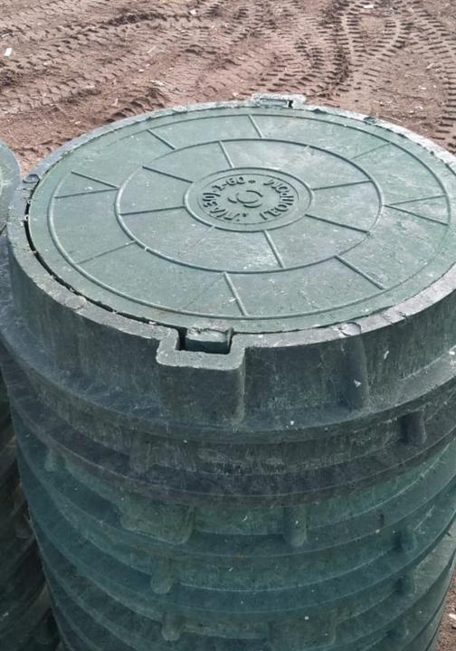 Люк полимерно-песчаный с двойной крышкой