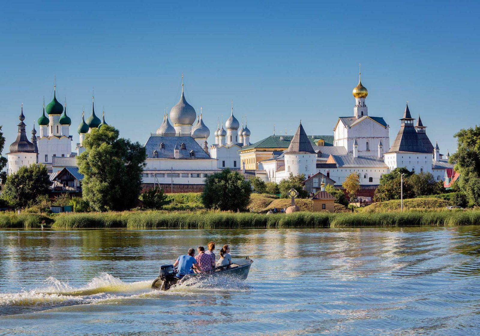 Сколько от ярославля до ростова великого. Город Ростов Ярославская область. Ростов Великий. Ростов Великий центр города.