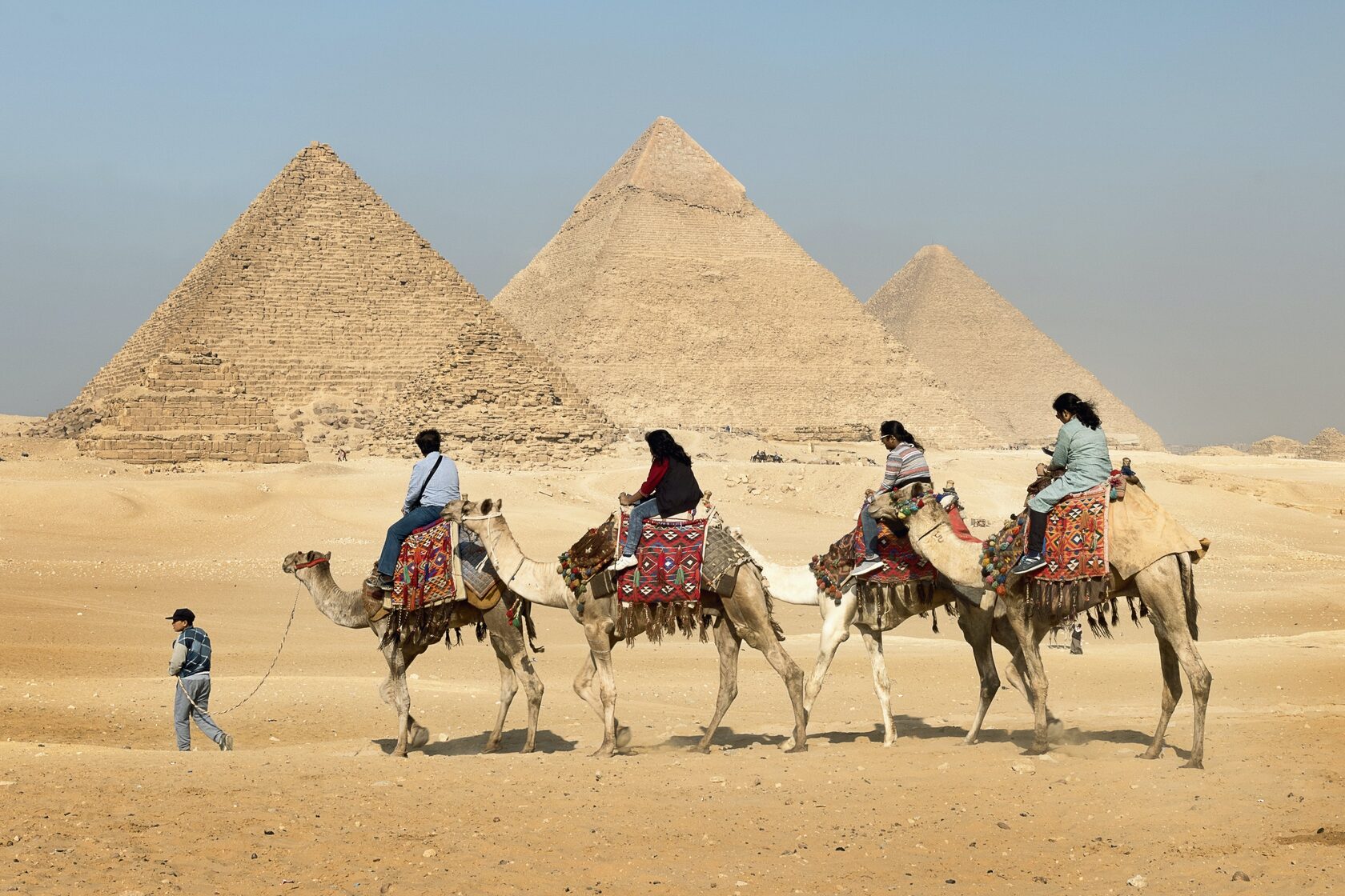 экскурсия у пирамид
