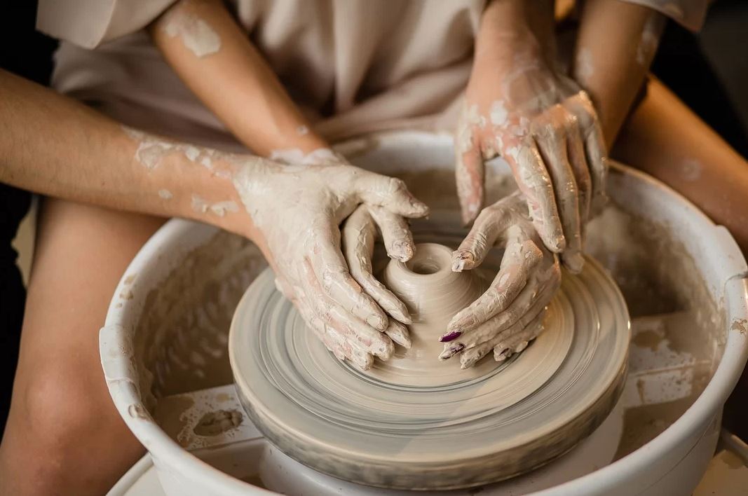 date best pottery studio near me