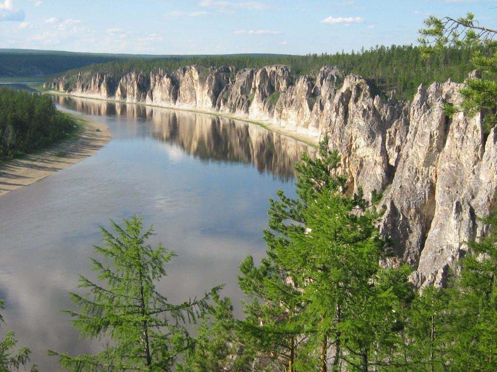 Река алдан. Природа Алдана Якутия. Река Амга в Алданском районе. Алтан аммга Республика Саха Якутия. Верховья реки Амга.