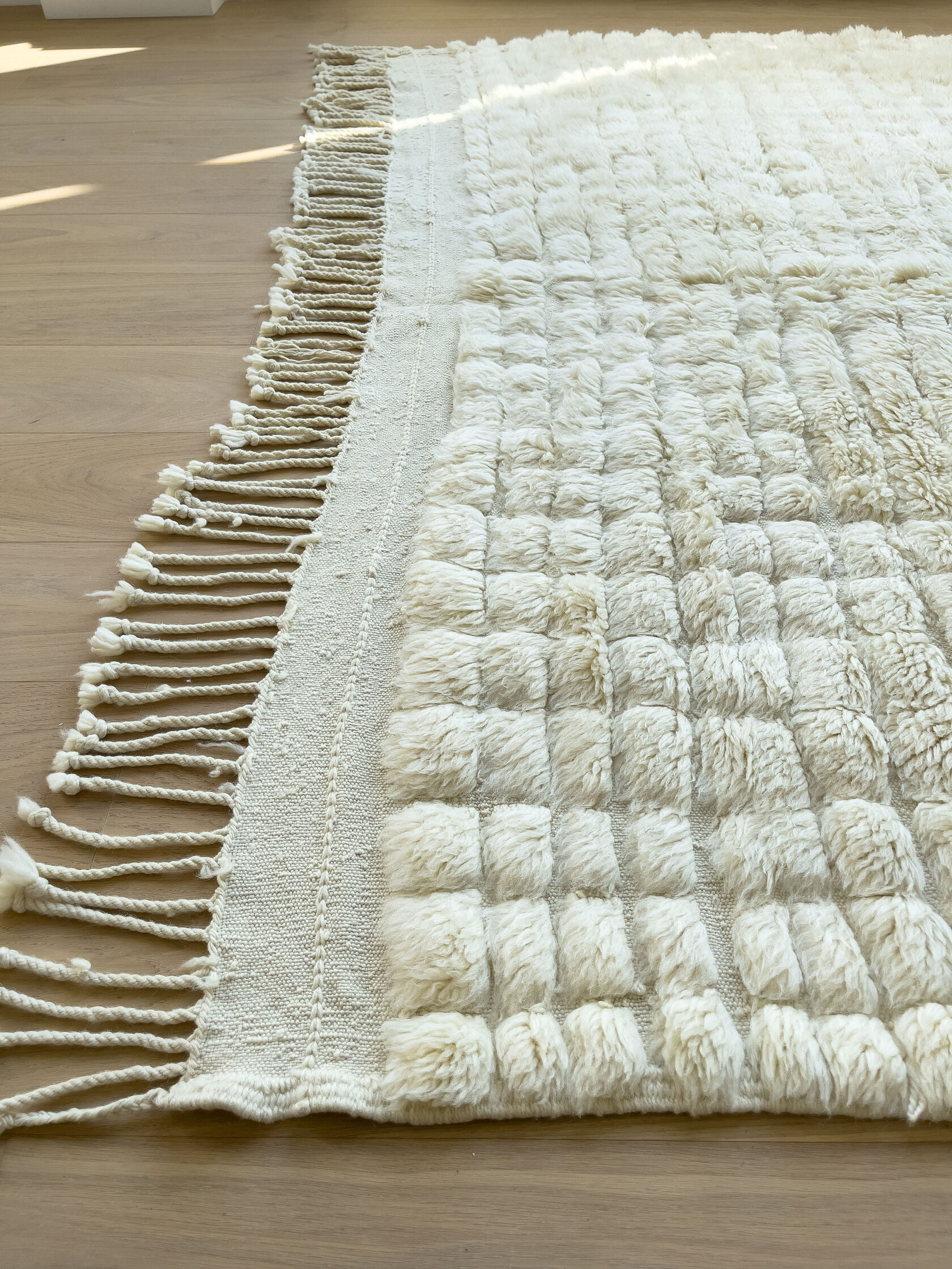 DOTS тонкий ковер ручной работы из Марокко