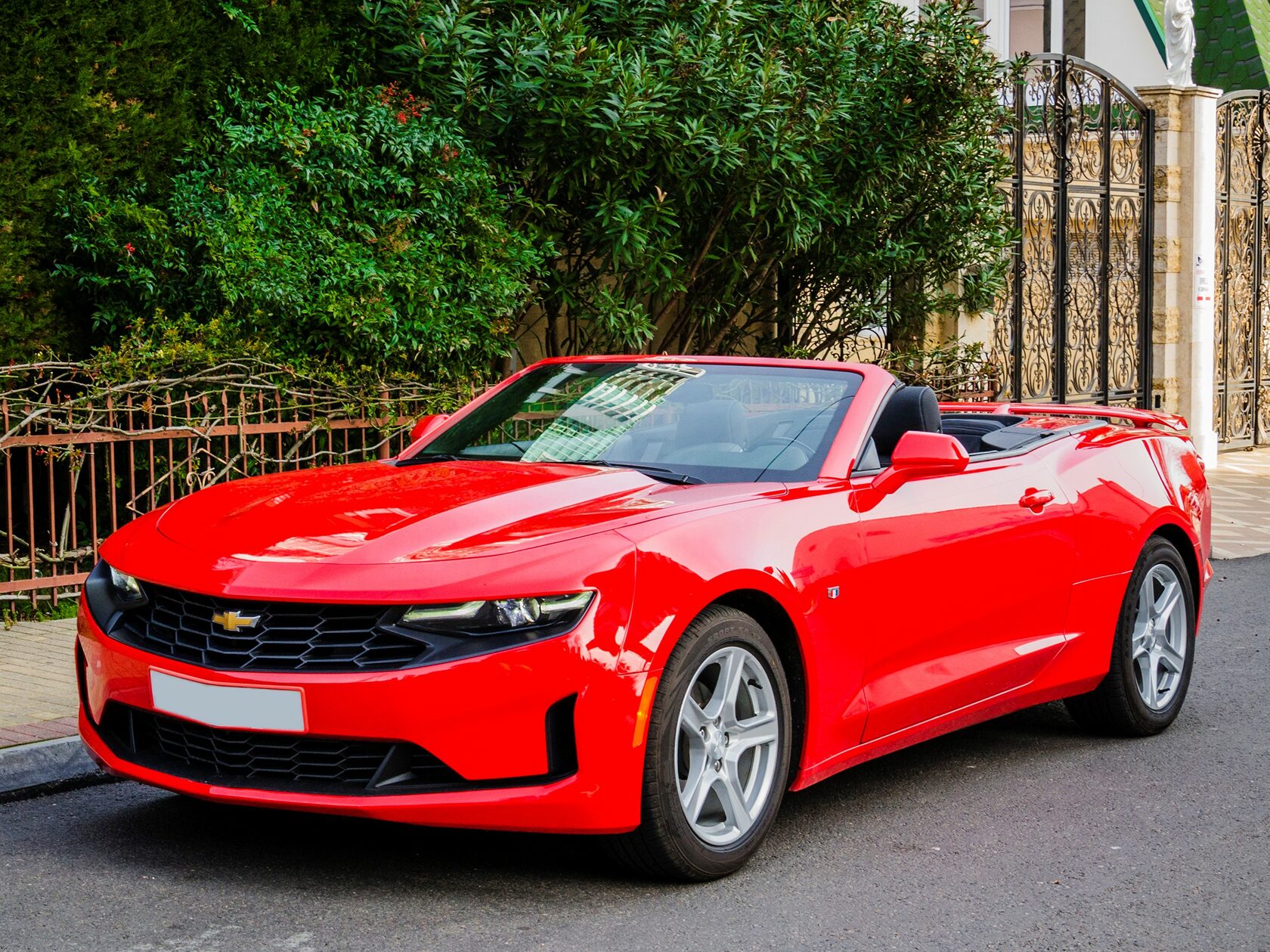 Аренда Chevrolet Camaro Red в Сочи без водителя на длительный срок