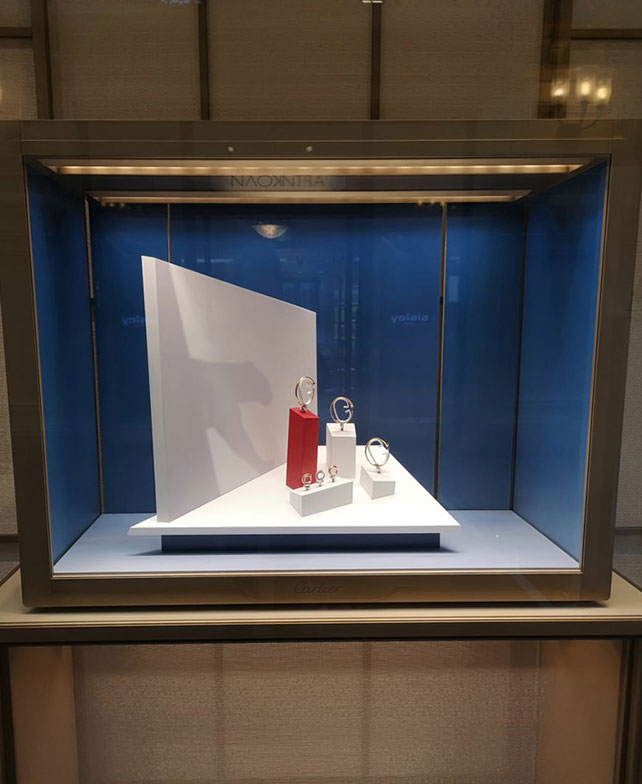 Стенд для ювелирных изделий заказать