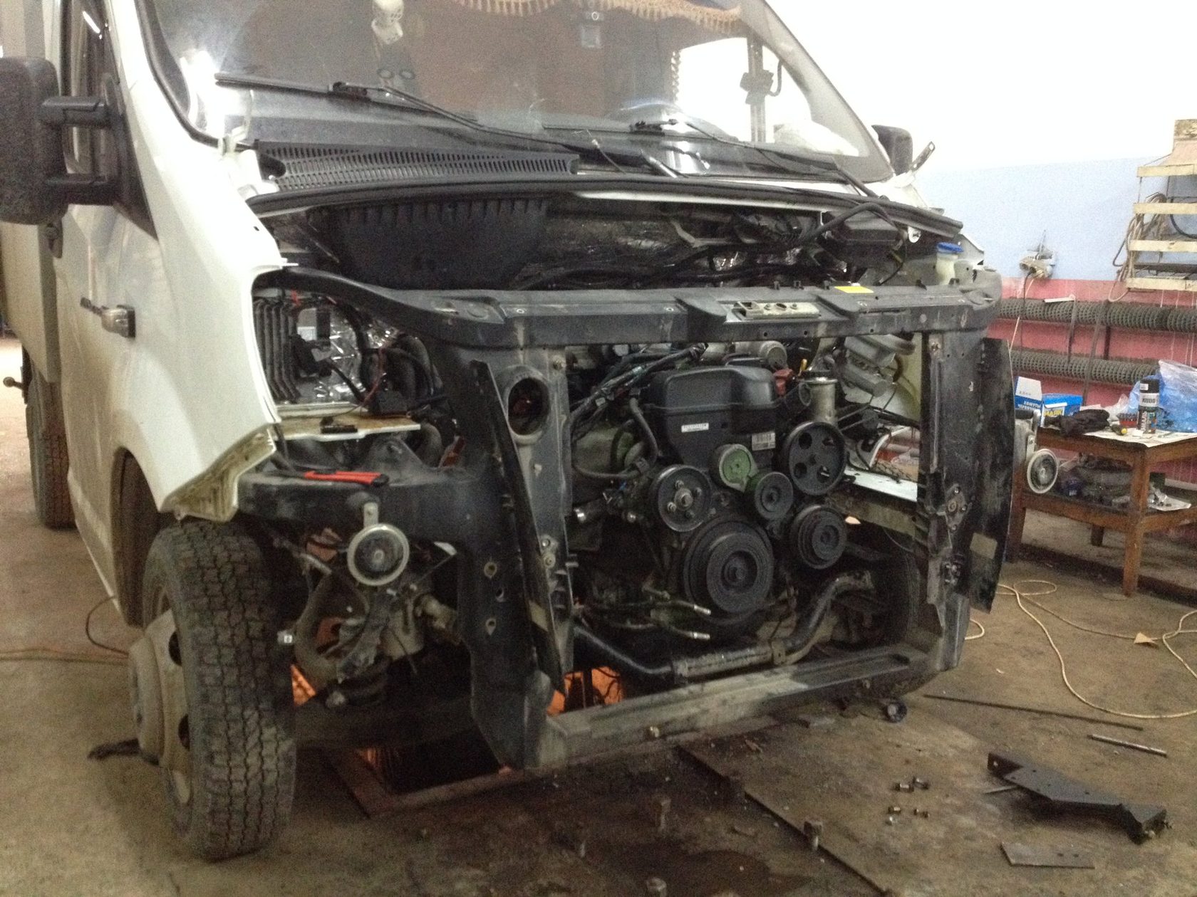 Газель некст японский двигатель. Газель некст 1uz. 1jz в газель. Двигатель от мерседеса на газель. Свап 5vz-fe в газель.