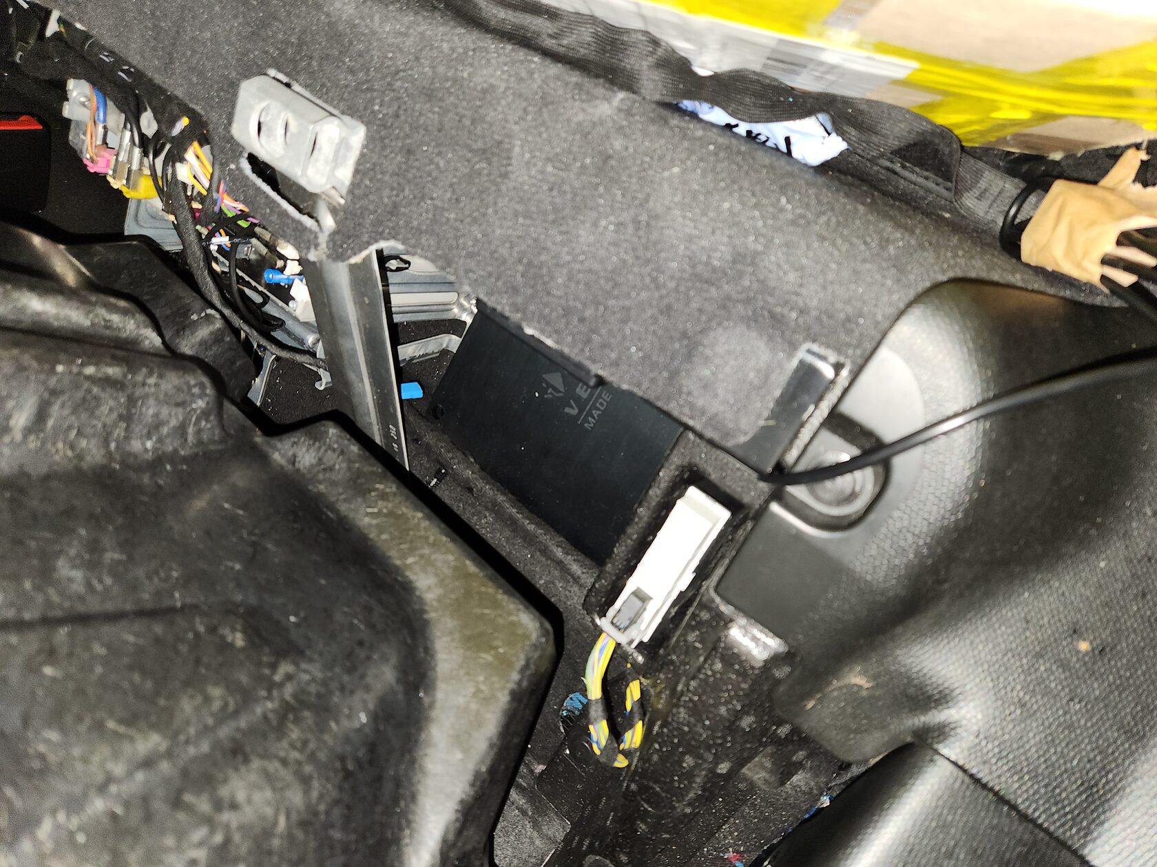 установка усилителей bmwi3