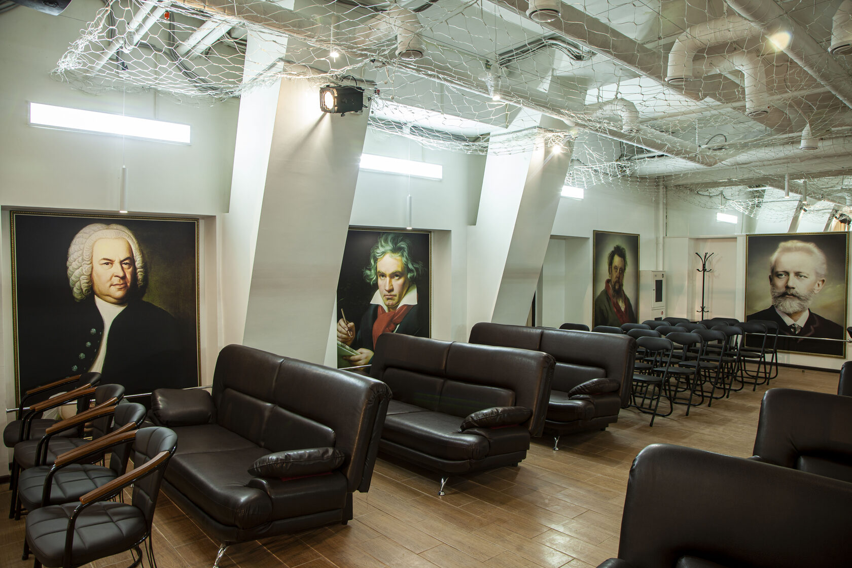 конференц зал миигаик. концертный зал на метро. зал метрополитен брюсов переулок. пустые концертные залы. зал метрополитен брюсов переулок 2/14.