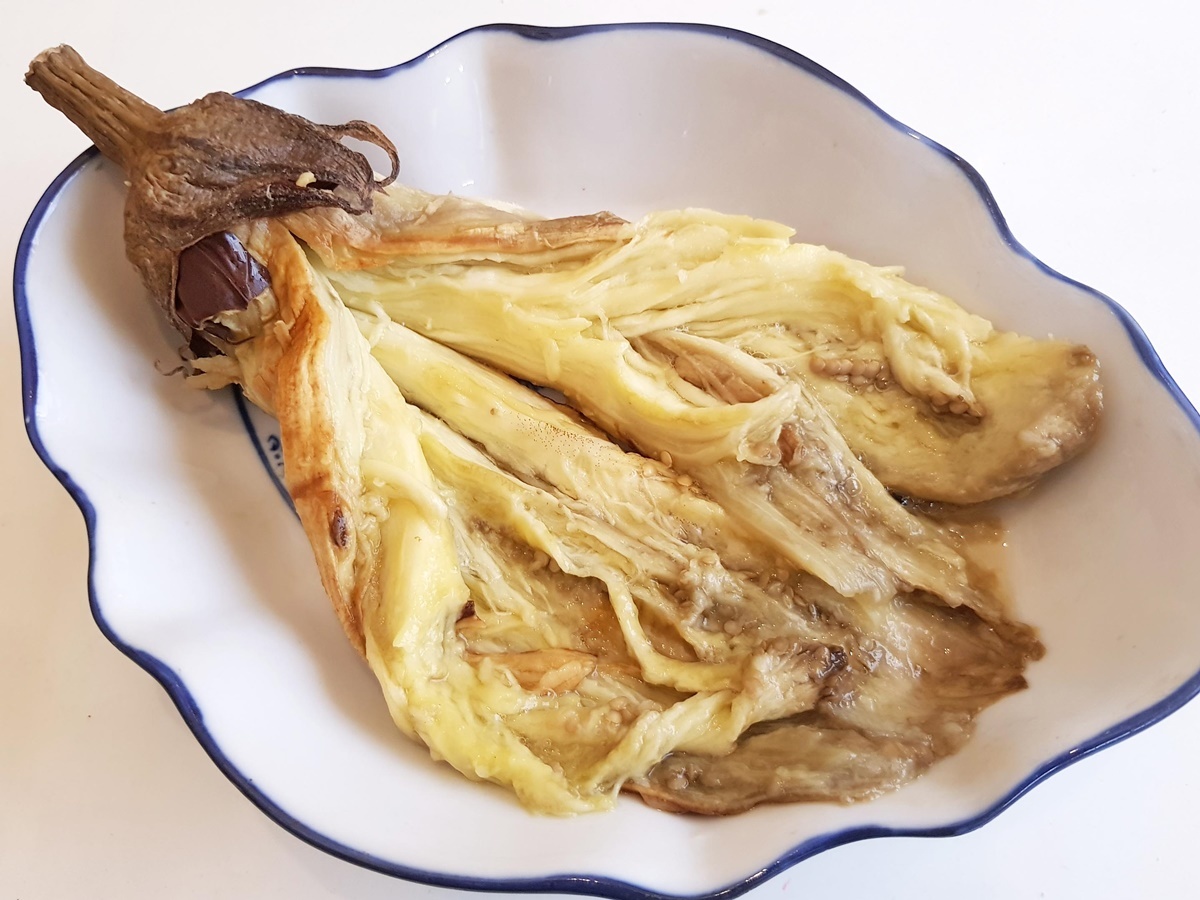 Баклажаны, запеченные целиком в духовке — рецепт с фото