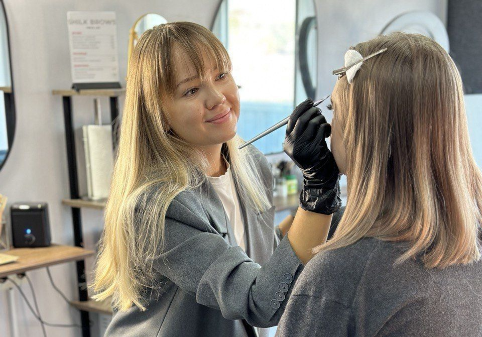 Преподаватели и студия SHILK BROWS в Адлере
