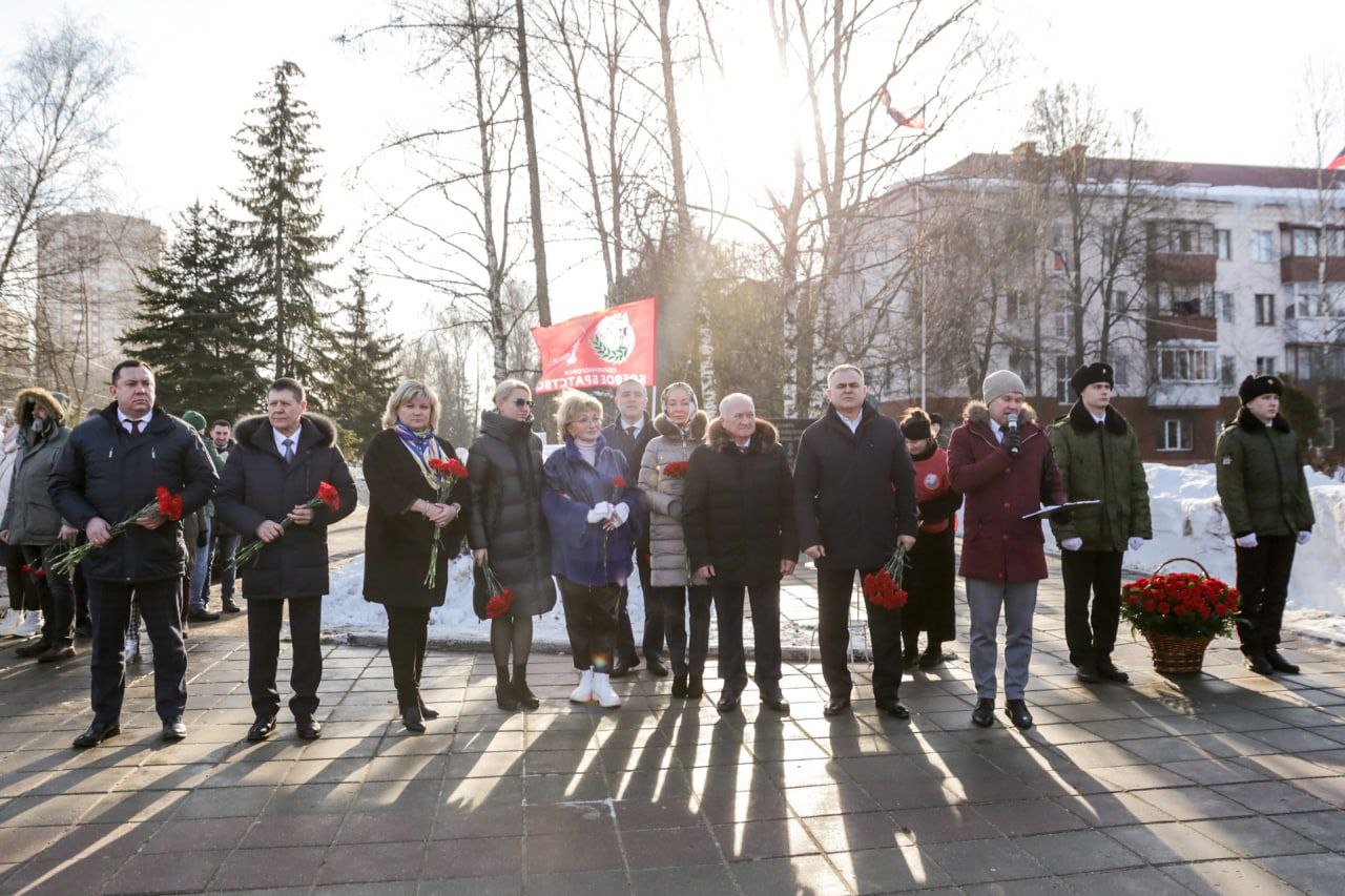 Память воинов-интернационалистов почтили в Солнечногоpске торжественным  митингом - Издательский дом «Сорок один»