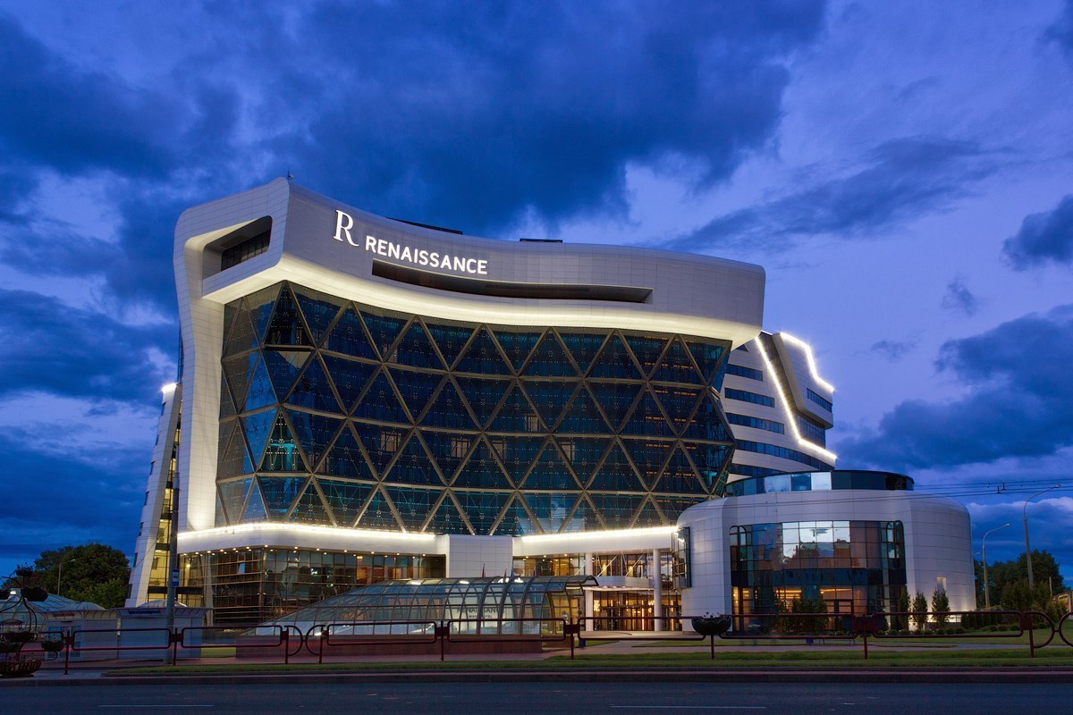 Краун плаза минск. Отель плаза минск. Ренессанс марриотт минск. Беларусь 3 отель минск. Renaissance minsk hotel минск.