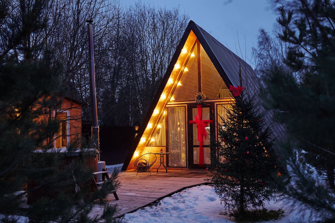 Зимний A-frame домик в снежном лесу - уединенный отдых в Подмосковье без толпы
