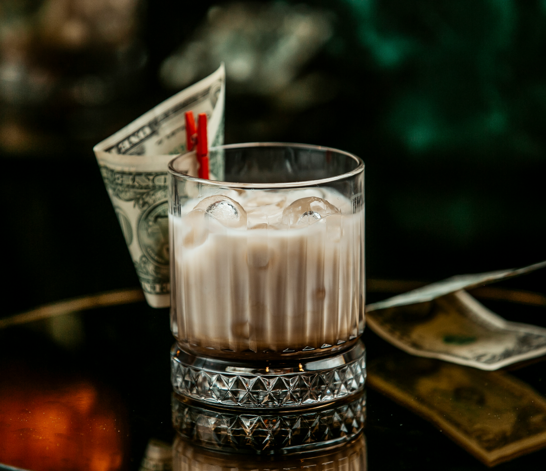 Белый русский — в каких пропорциях смешать