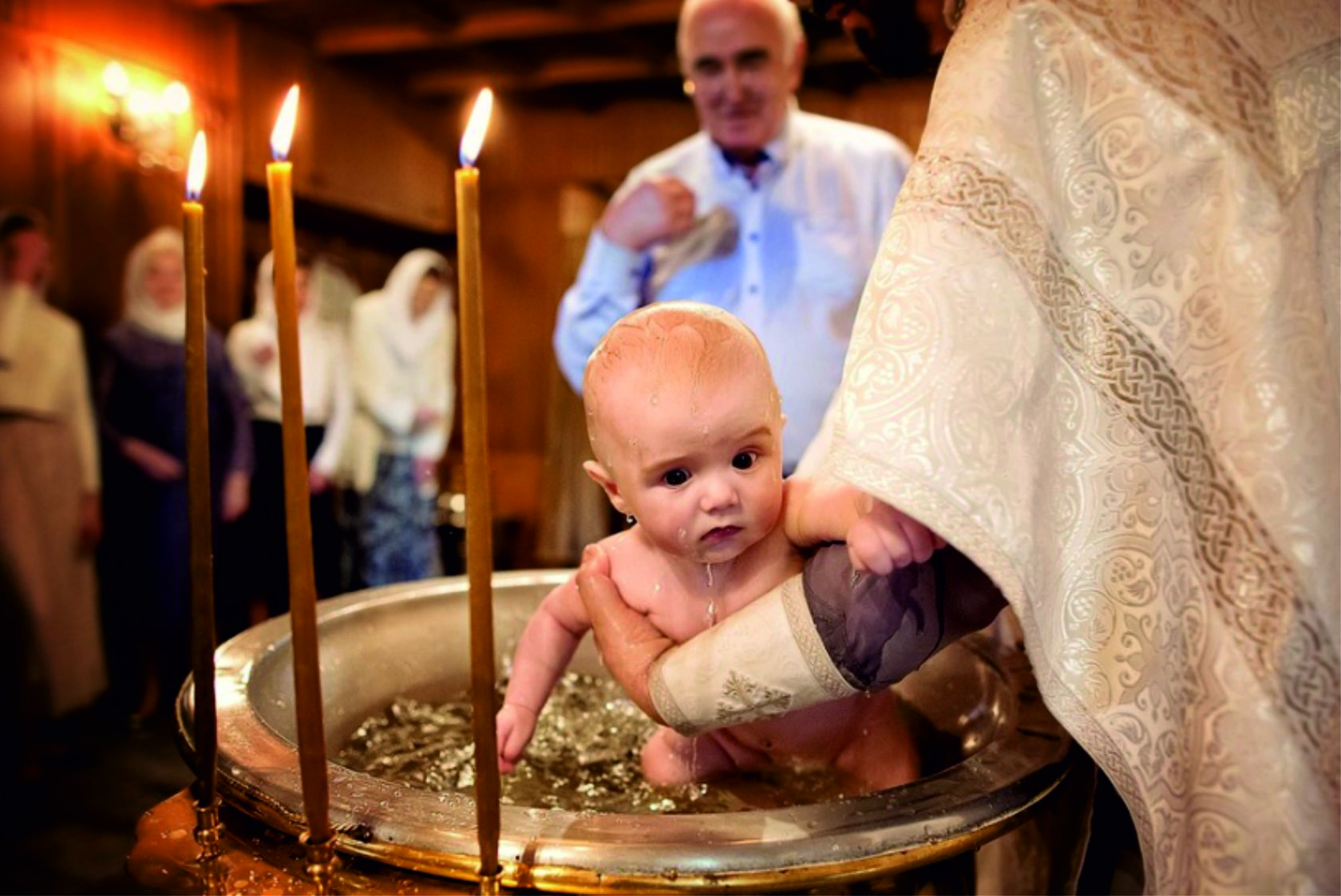 Крестить в честь святого. Крестильный храм Александро-Невской Лавры. О крещении. Крещение младенца. Дети в храме.