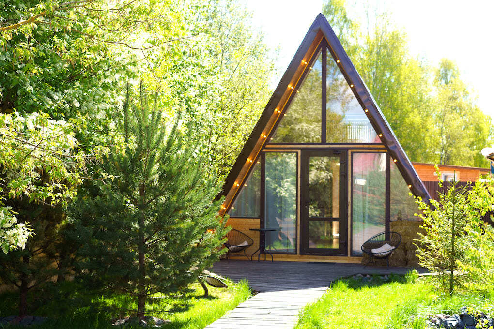 Треугольный дом-шалаш в аренду в Подмосковье