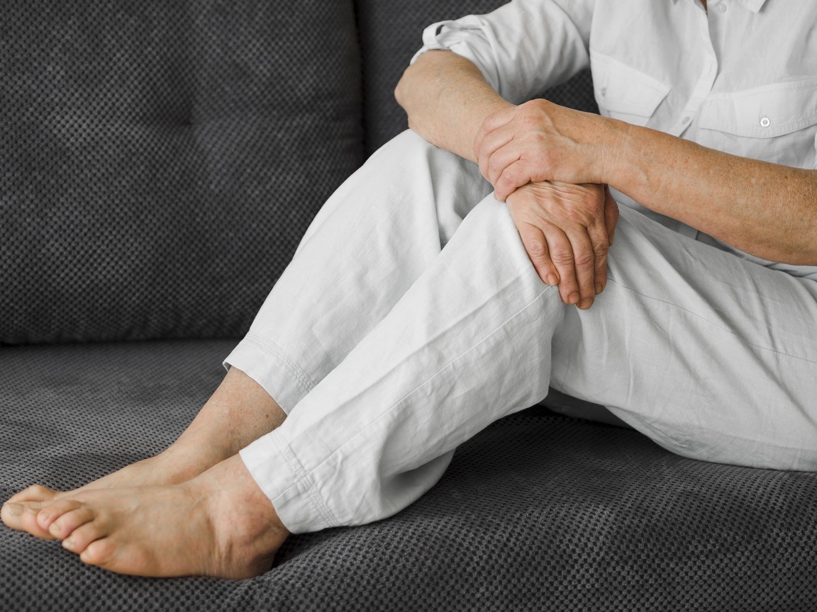 Почему сводит ноги. 9 причин судороги в ногах по ночам