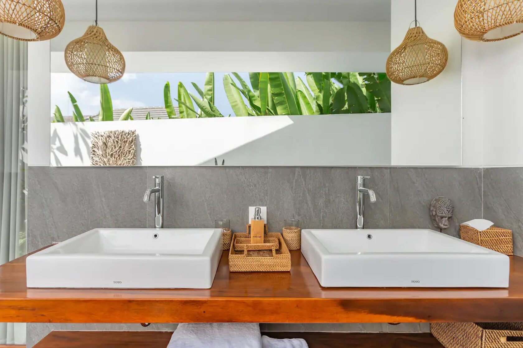 jendela house full bathroom1