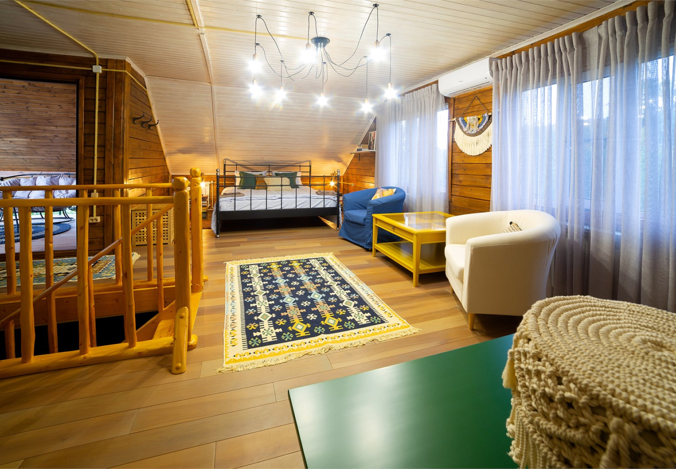 Проживание в парке Олений Золотой фазан