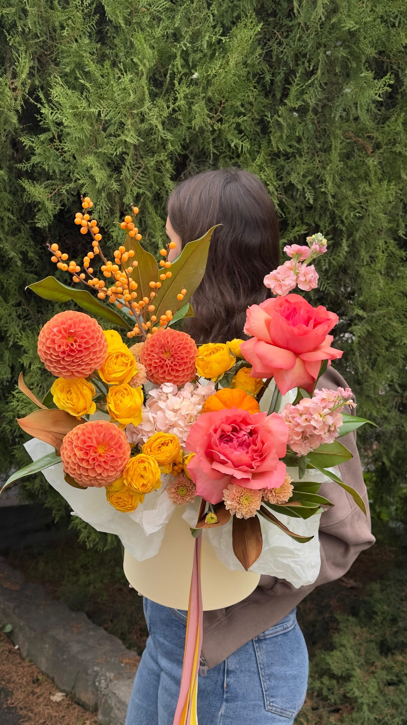 Осенняя коробка с экзотическими цветами, заказать быструю доставку