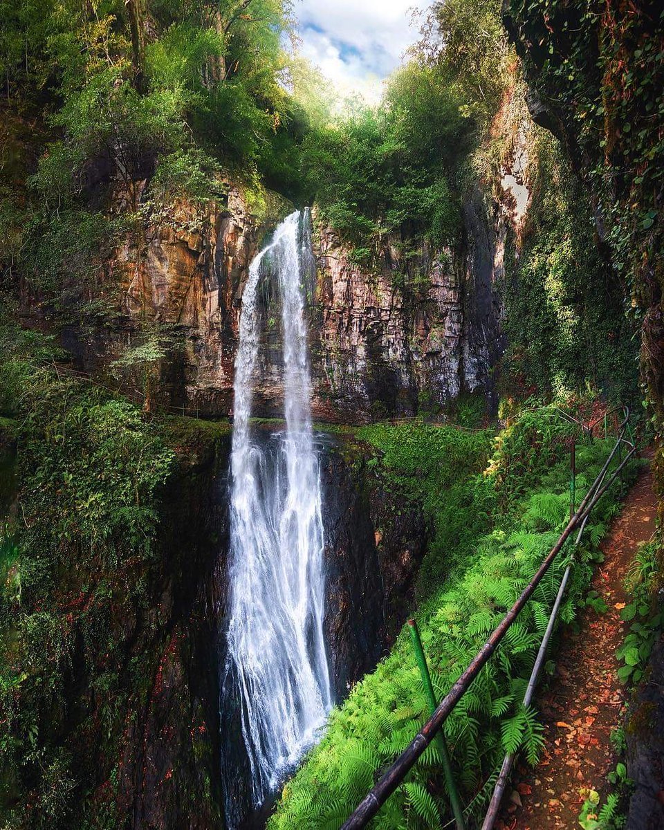 Водопад Святой Ткуарчал