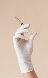 Инъекция у косметолога 