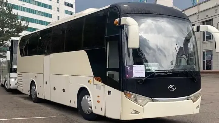 Автобус для группового трансфера в Алматы