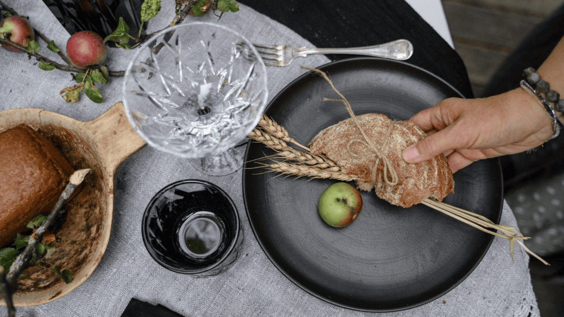 Гусевской хрустальный завод, хрусталь, сервировка, летняя сервировка стола, стильная сервировка стола, яблочный спас, Ильин день