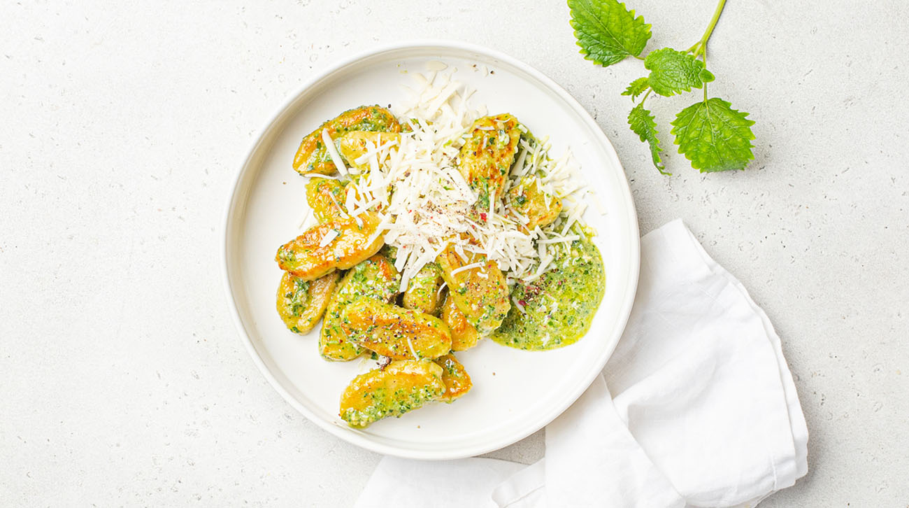 Картофельные ньокки с кокосовым песто