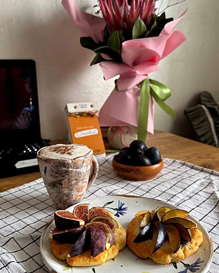 Десерт с инжиром и кофе