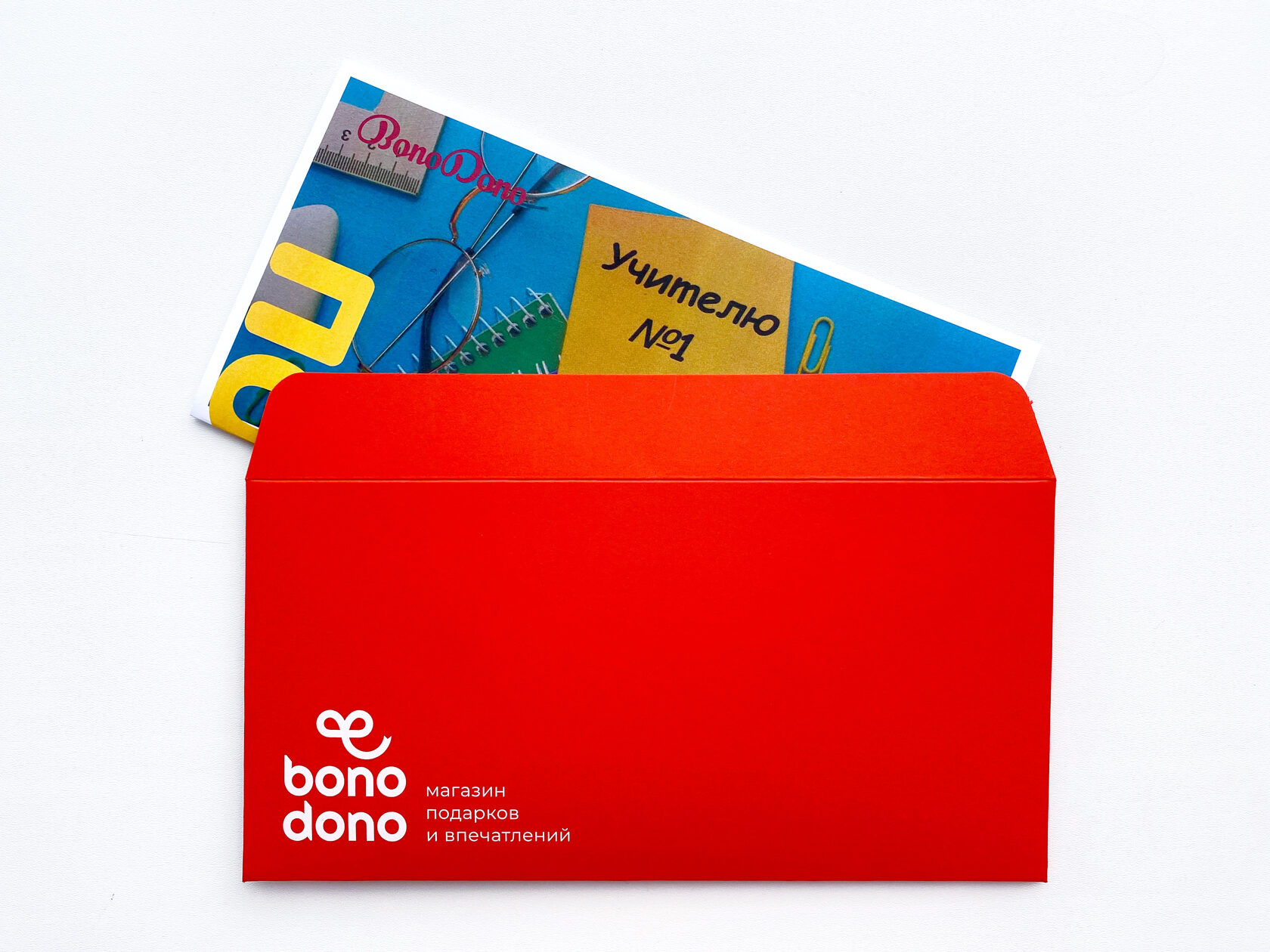 фото нанесения макияжа на лицо девушки 