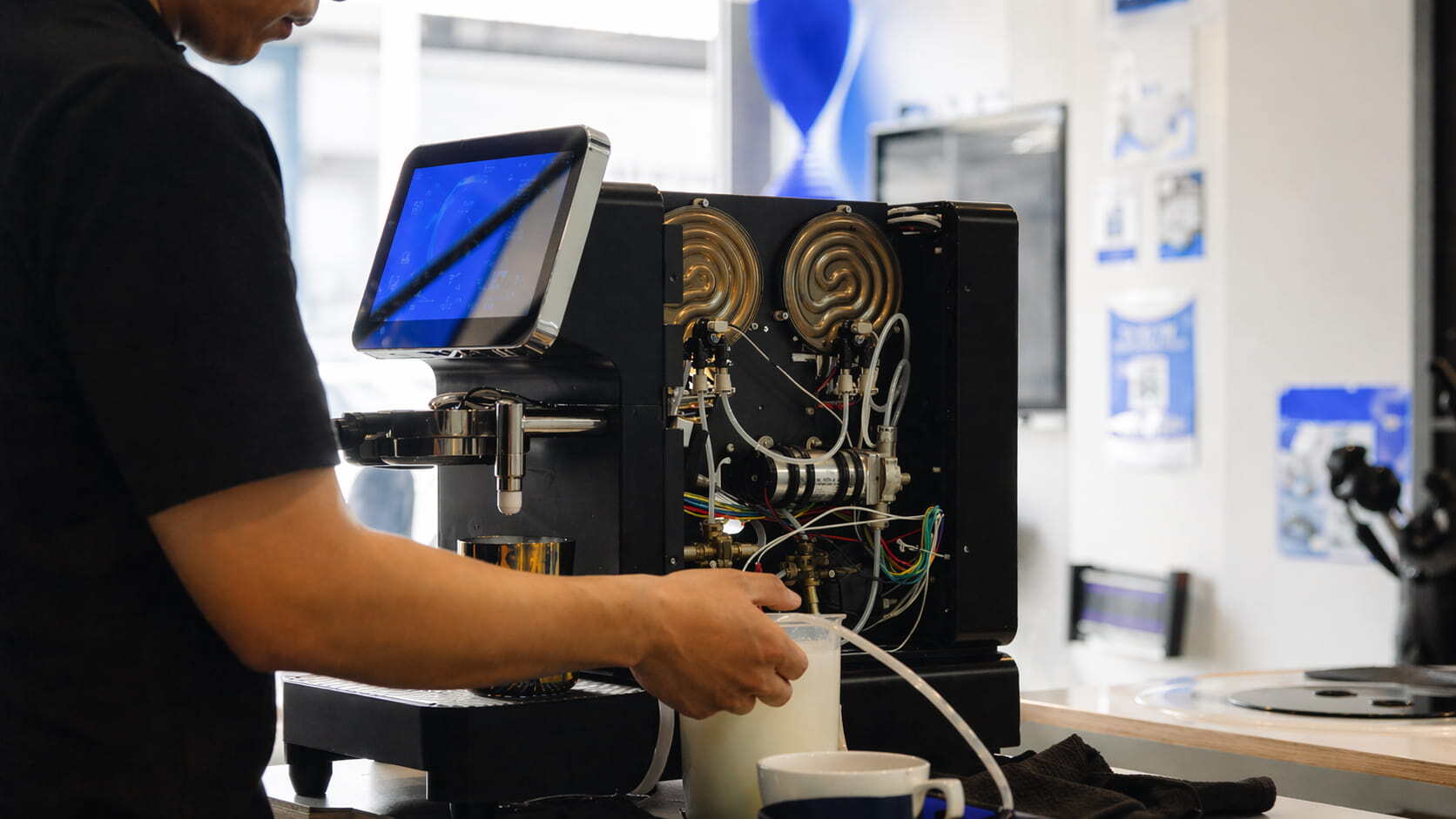 Smart Coffee Machine Maintenance, automated coffee business, coffee vending machine maintenance, smart coffee kiosk, automated coffee machine reliability, coffee kiosk tech