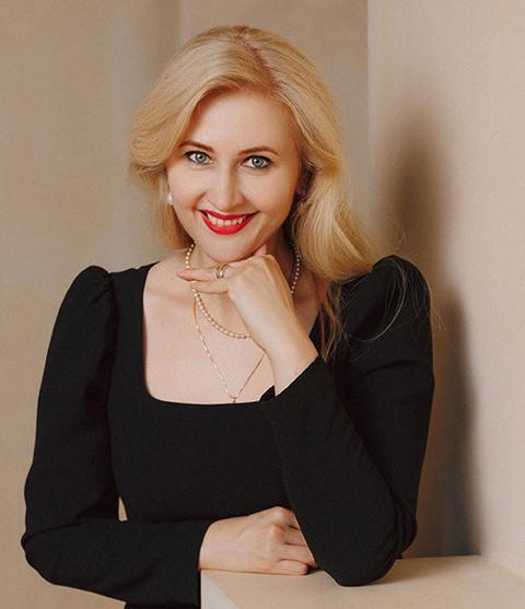 Елена Махрова