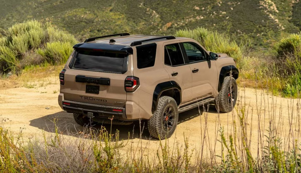 Toyota 4Runner – настоящий тягач в мире внедорожников