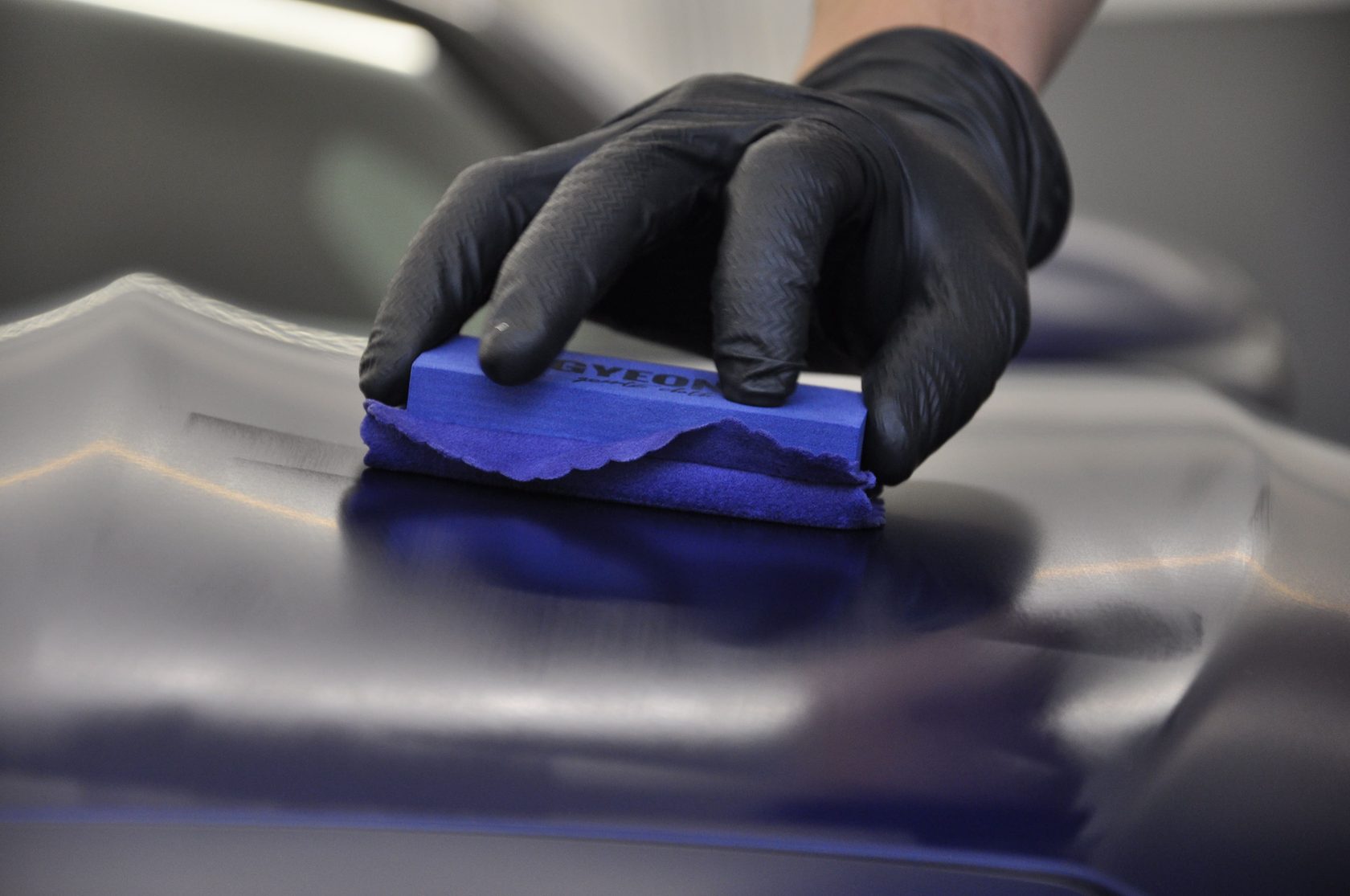 Лучшее лакокрасочное покрытие автомобиля. Нано керамика покрытия автомобиля. Защитные покрытия для автомобиля. Жидкое стекло для автомобиля. Нанесение керамики на автомобиль.