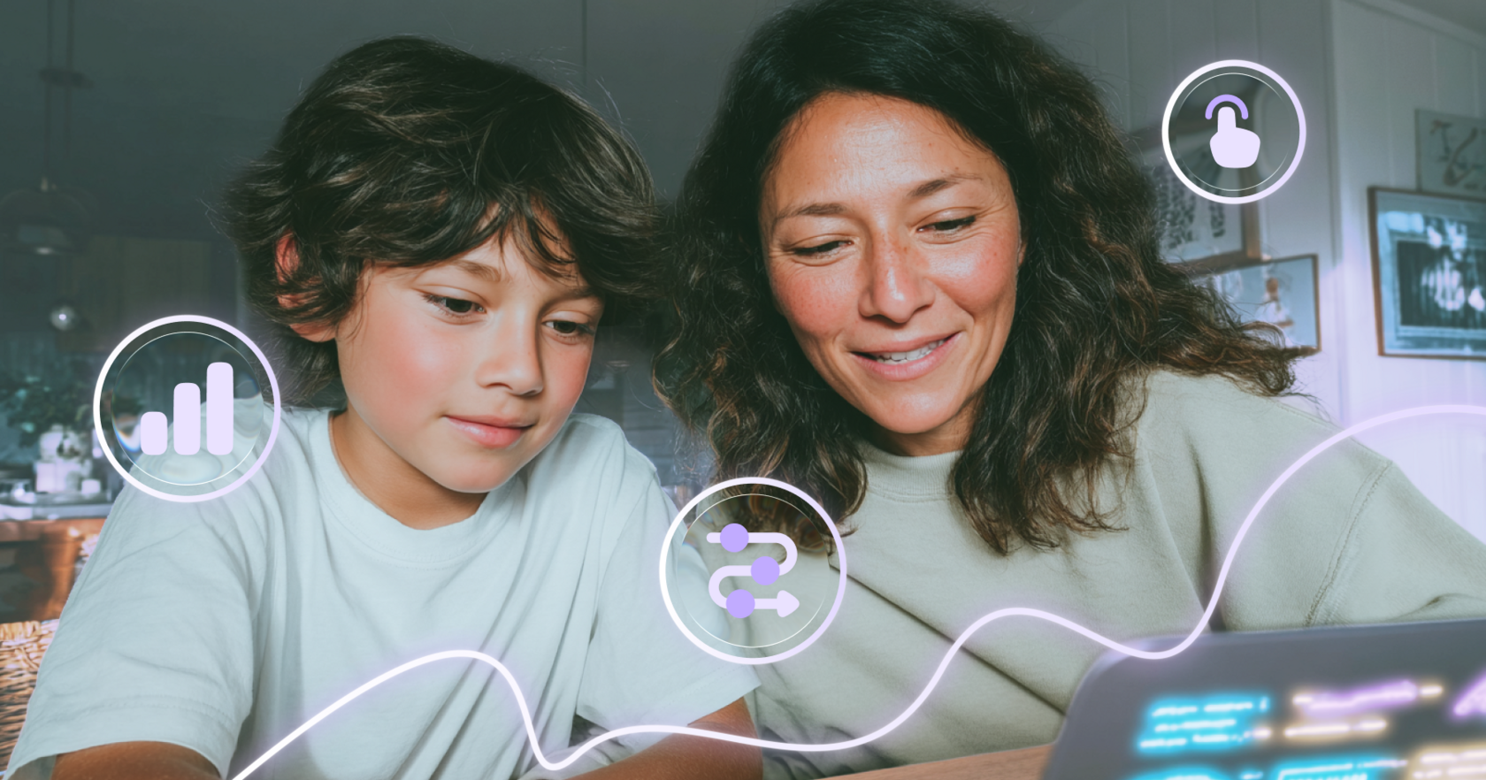 Padre e hijo configuran juntos la seguridad de la cuenta Roblox en la computadora.