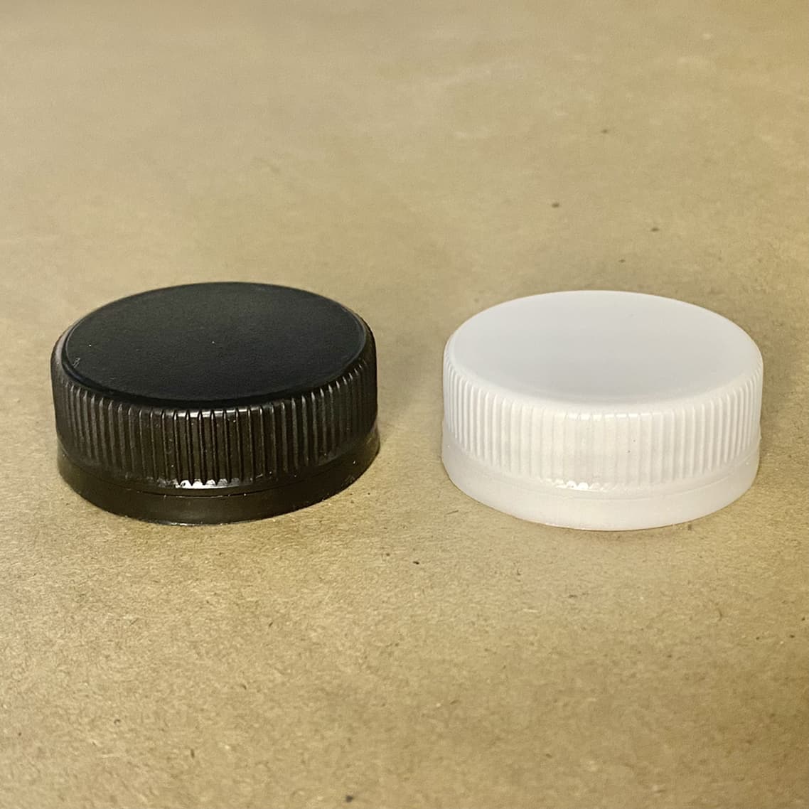 контроль вскрытия крышки. крышка 24/410 с контролем вскрытия. 110. контроль вскрытия крышки. баночки пп 50 мл с контролем вскрытия.