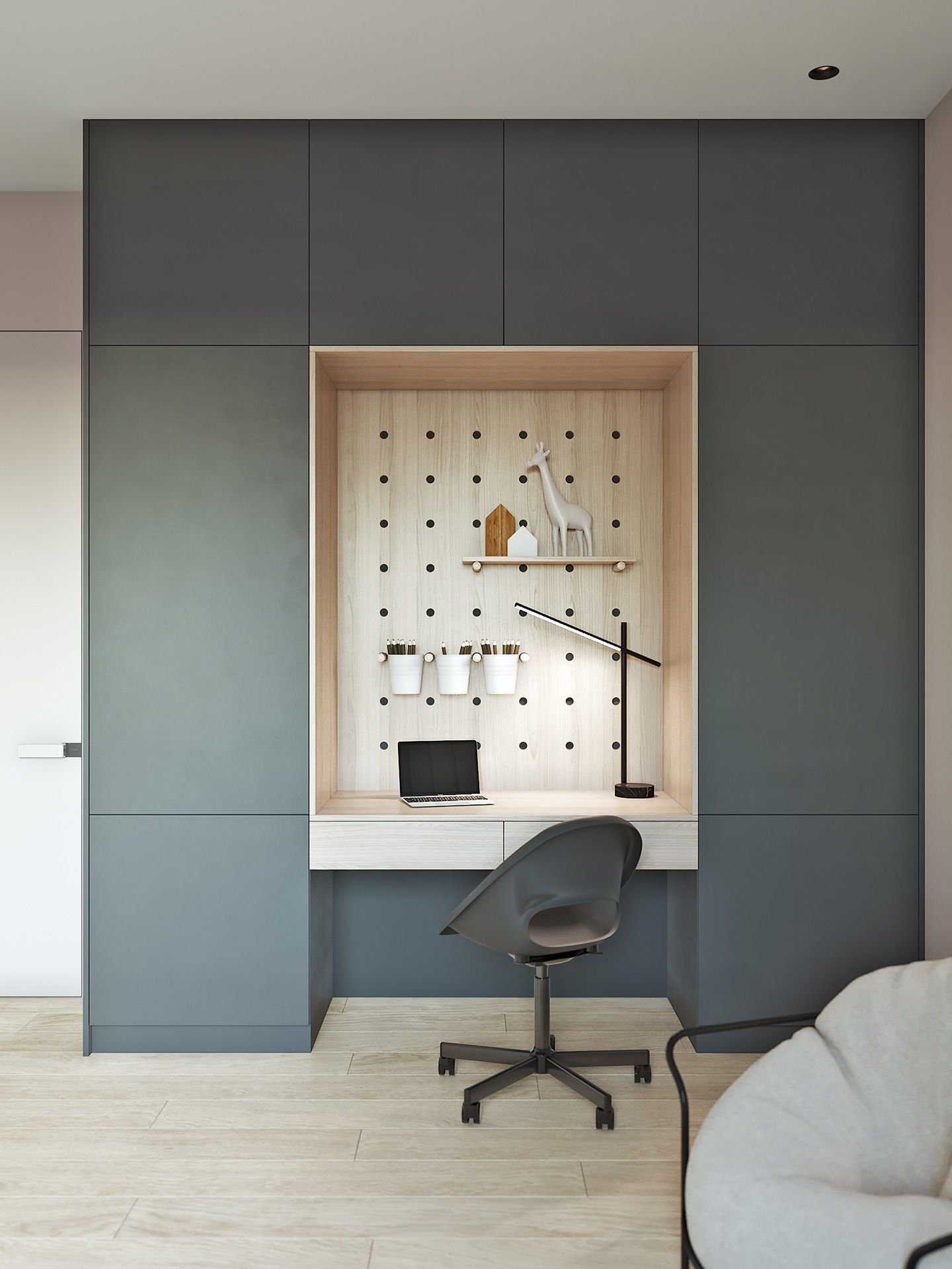 Bureau enfant intégré dans le mobilier sur mesure avec détails soignés et ambiance chaleureuse