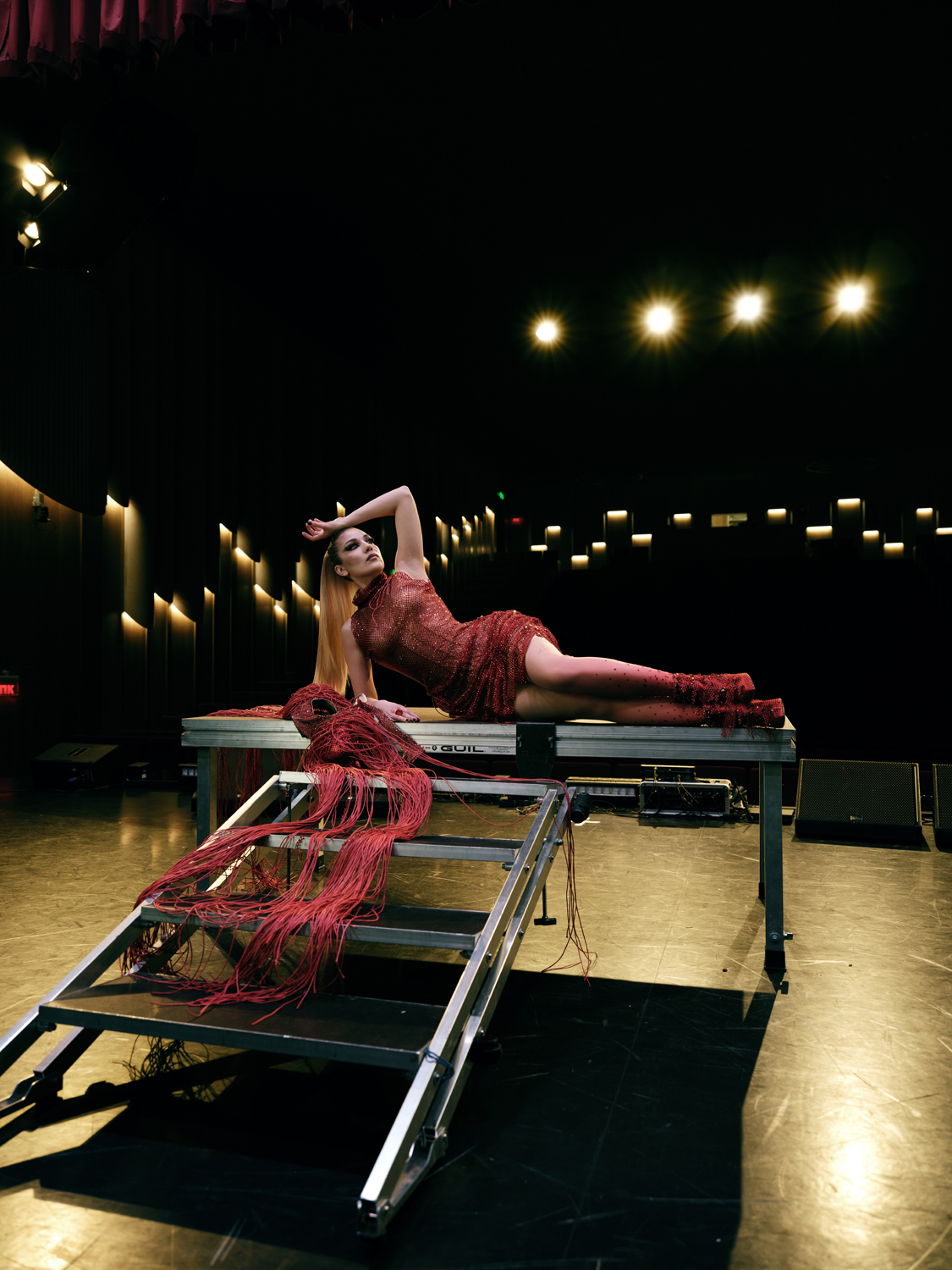 Вокал, акустическая гитара и перкуссия. Подойдет для романтичных и уютных вечеров, для создания камерной и тёплой атмосферы. Мы подготовили для вас Soul композиции с нежными гармониями и с авторскими аранжировками