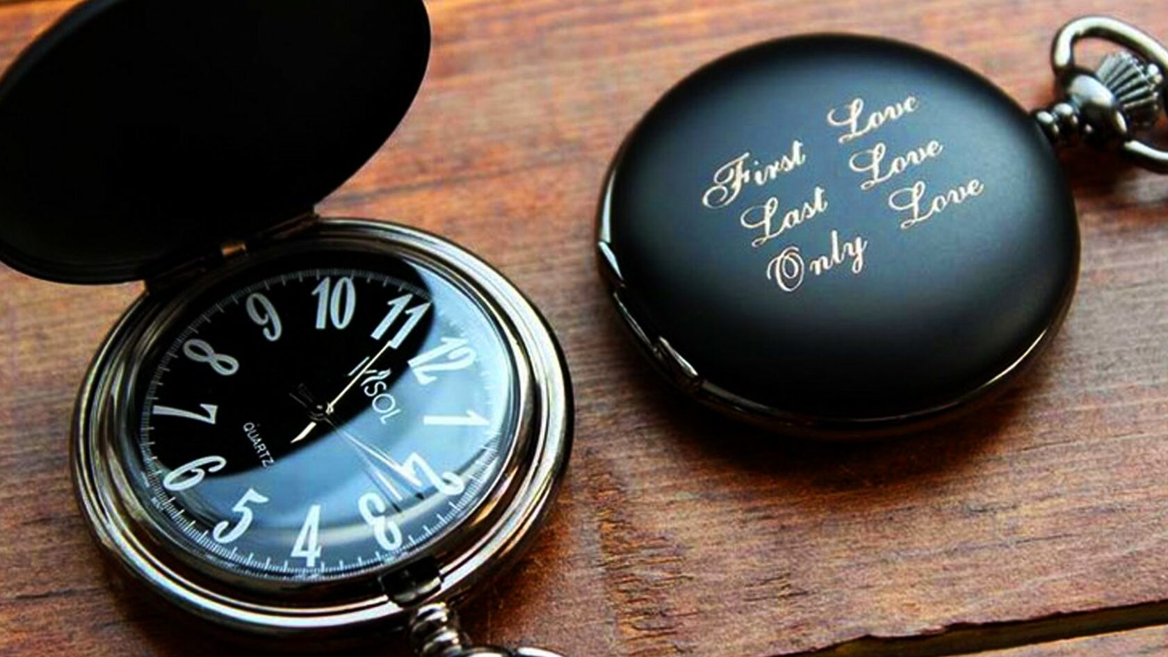Что будет если подарить часы бывшей. Часы с гравировкой. Подарочные часы с гравировкой. Часы в подарок мужчине. Гравировка на карманных часах.