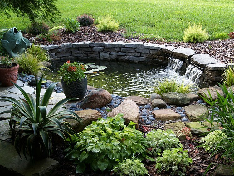 Искусственный декоративный пруд на вашей даче или саду