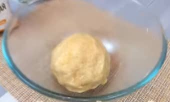 Приготовление пирога киш с лососем и брокколи: шаг 4