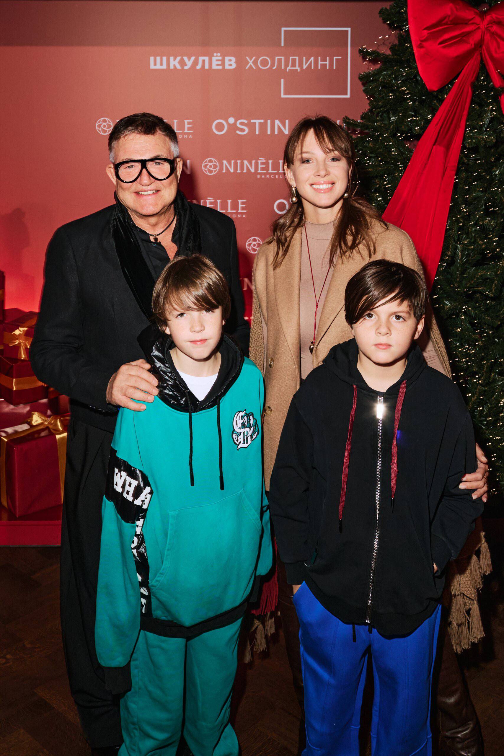 Полина Диброва с бывшим мужем и детьми. Фото: социальные сети Полины.