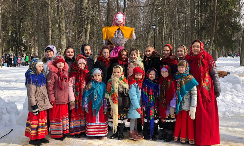 Ясна масленица. Ясна масленица. Масленица гори гори гори ясно. Ясна масленица. Ясна масленица.