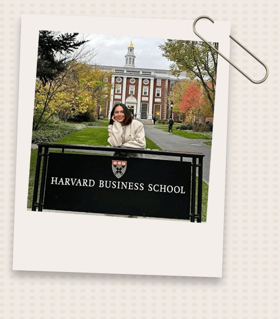 Студентка у Harvard Business School