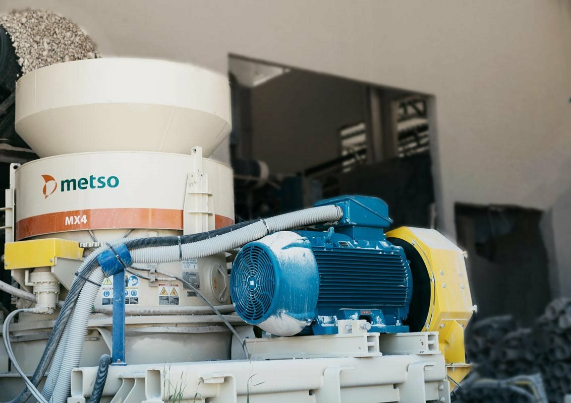 Дробилки metso. Дробилка Metso mp2500. Дробилка Metso MP 1250. Mp1000 Metso. Дробилка hp100 Metso.