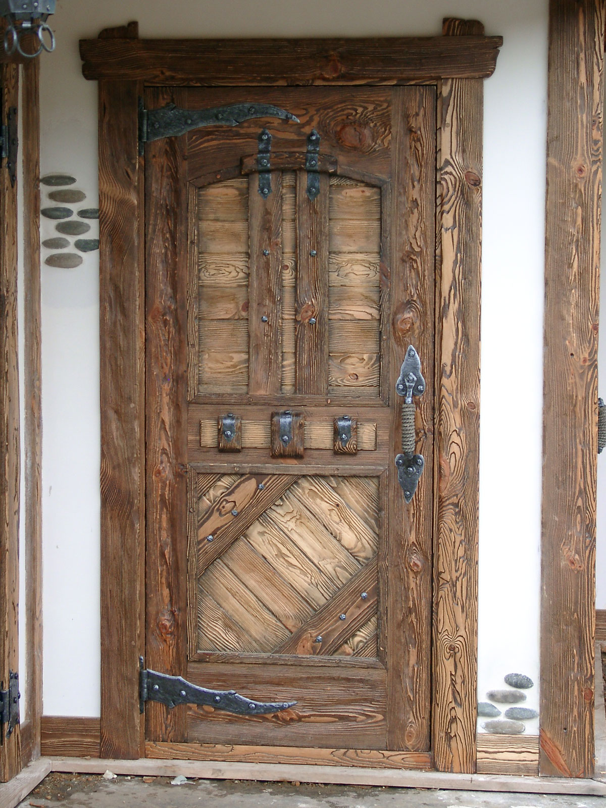 Двери брашированные под старину